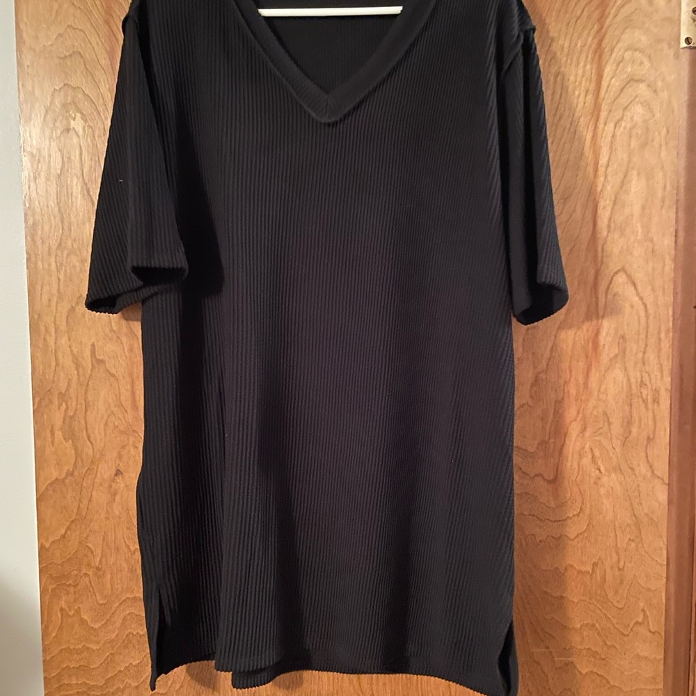 Blumin Apparel Classic Black Ribbed V-Neck Short Sleeve Top, 1XL